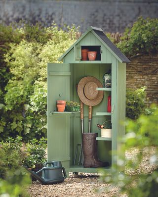 garden storage ideas: Scots of Stow storage shed