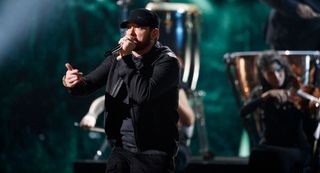 Eminem sings Lose Yourself at Oscar 2020