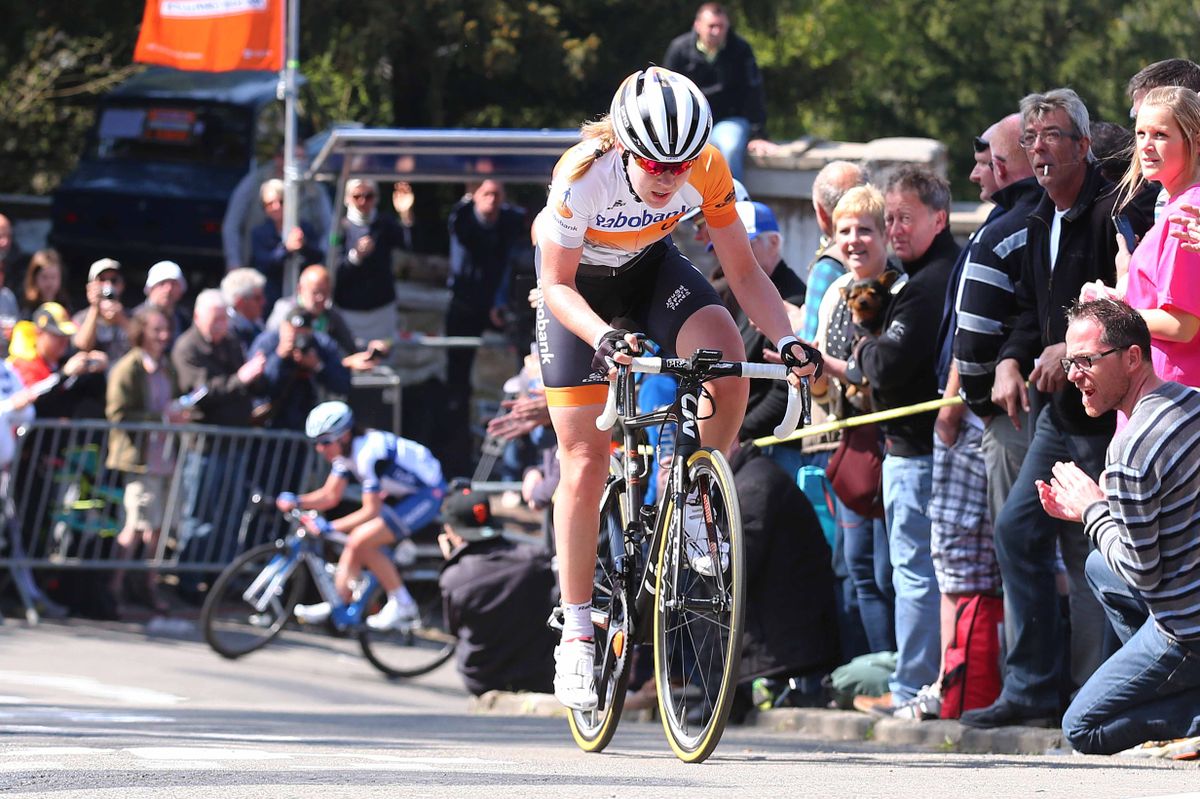 Anna van der Breggen (Rabo Liv) digs deep in the final few hundred metres
