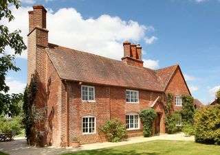 Hampshire country houses for sale near excellent schools