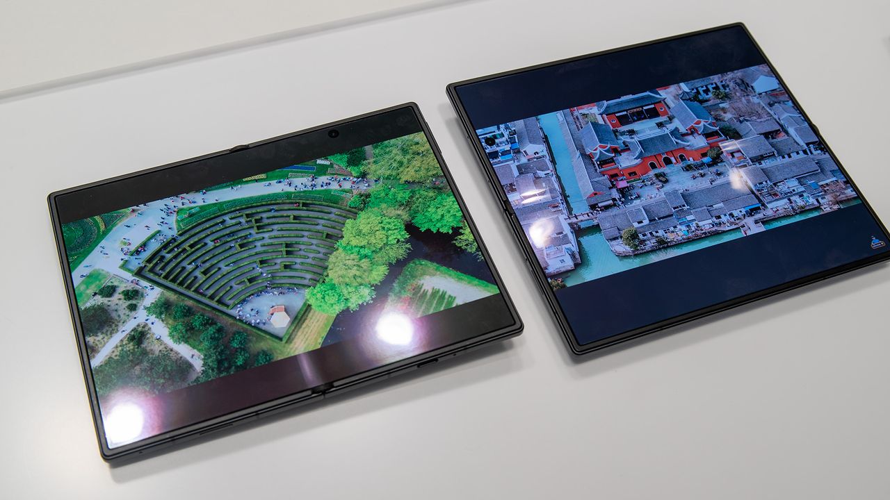 Comparing the Samsung Galaxy Z Fold 8 with the Z Fold 8 Ultra's display crease