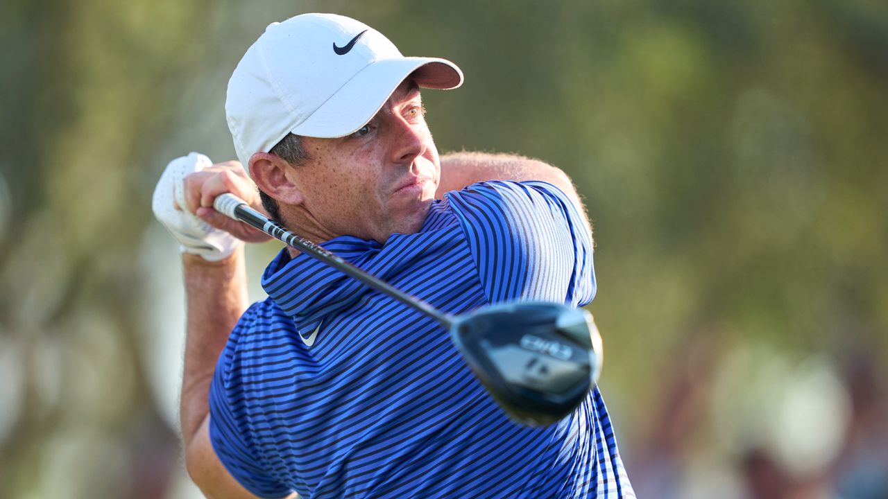 Rory McIlroy takes a shot at the DP World Tour Championship