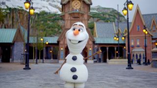 Olaf robot at Disneyland Paris