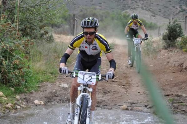 Overall race leaders David George and Kevin Evans retained their lead at the end of the day