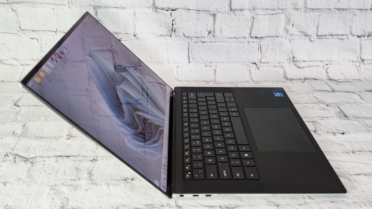 A photograph of the Dell XPS 15 from the side