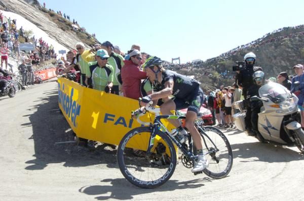 Vasili Kiryienka (Movistar Team) rounds the final corner