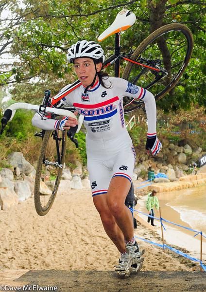 Helen Wyman (Kona-FSA) running the steps at the beach
