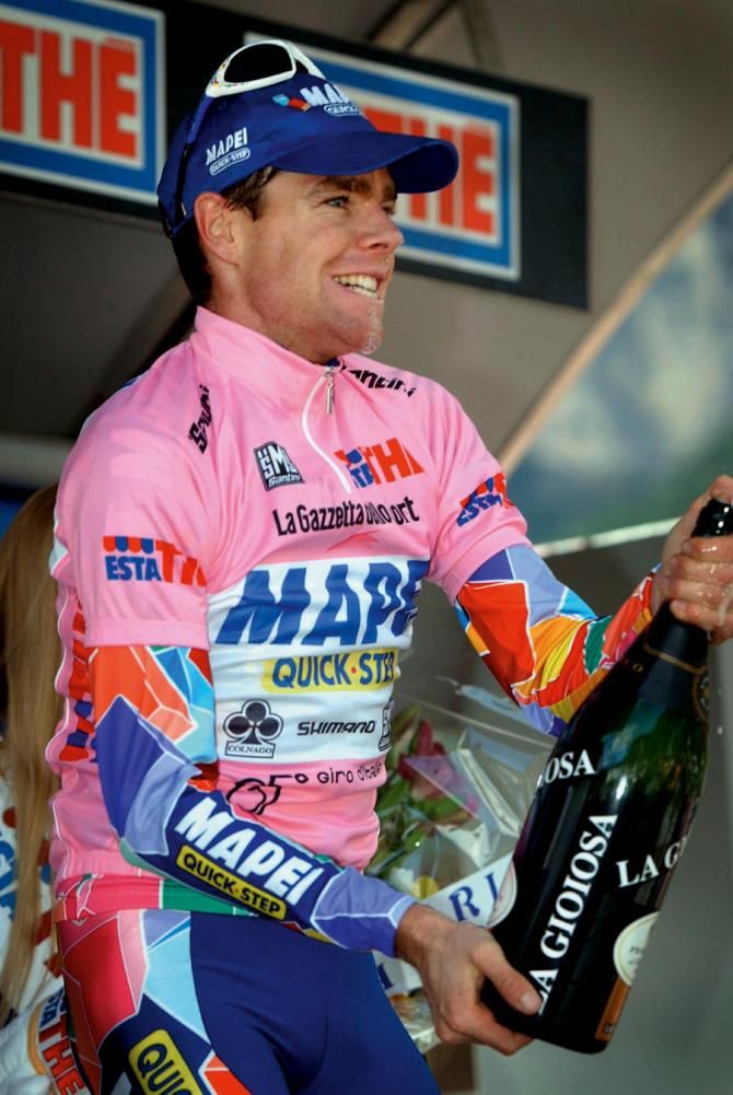 Evans wearing the maglia rosa for Mapei