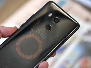 HTC U11+