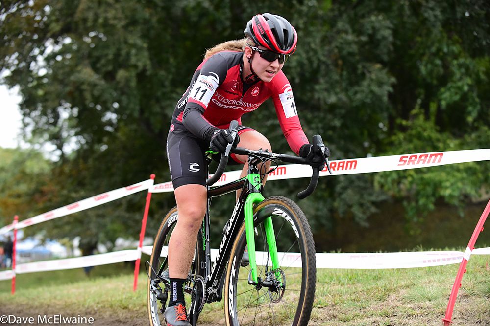 Young Emma White (Cyclocrossworld.com) putting in a brilliant ride to finish in sixth place
