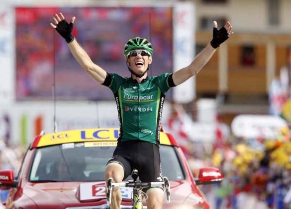 Rolland (Europcar) takes a stage of the Tour in impressive fashion