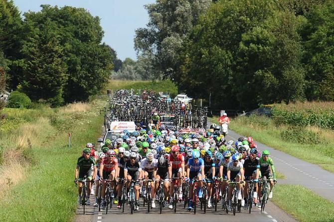 The peloton was in no hurry to chase