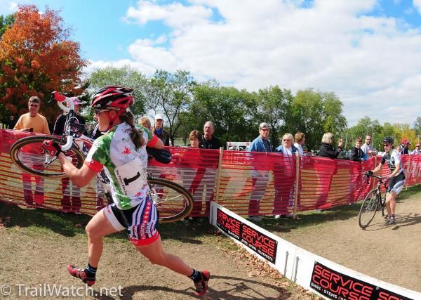 USA Champion Katie Compton (Planet Bike) chasing Gould