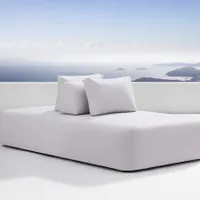 Ollie outdoor daybed