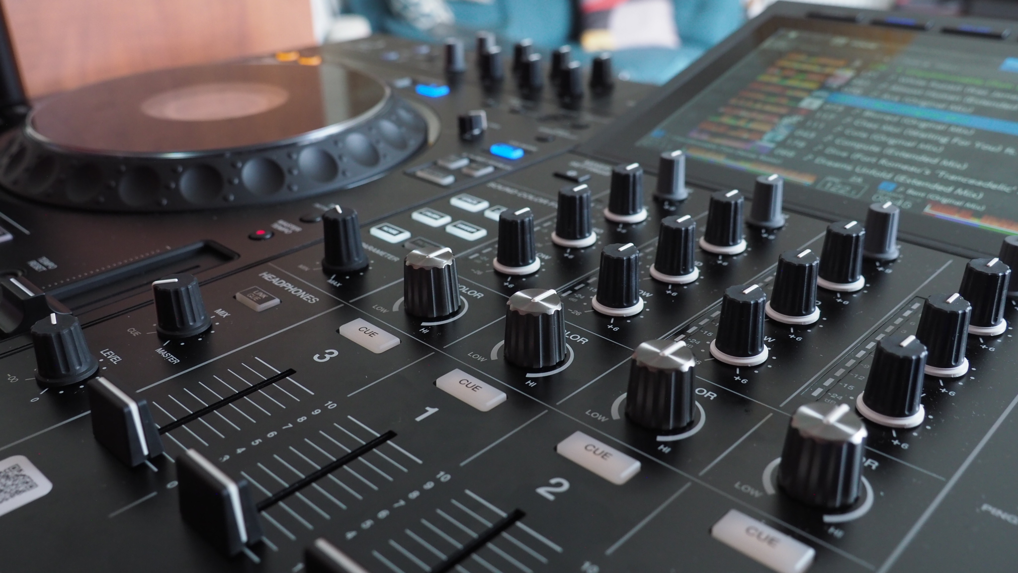 AlphaTheta XDJ-AZ
