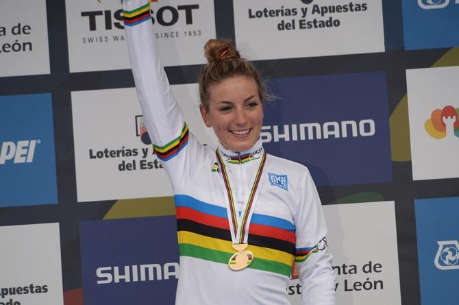 Pauline Ferrand-Prevot (France) wins the world title