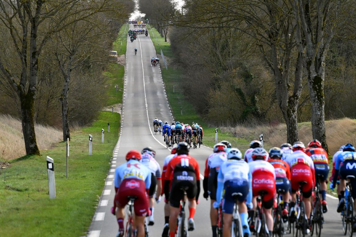Crosswinds split the Paris-Nice peloton on stage 2