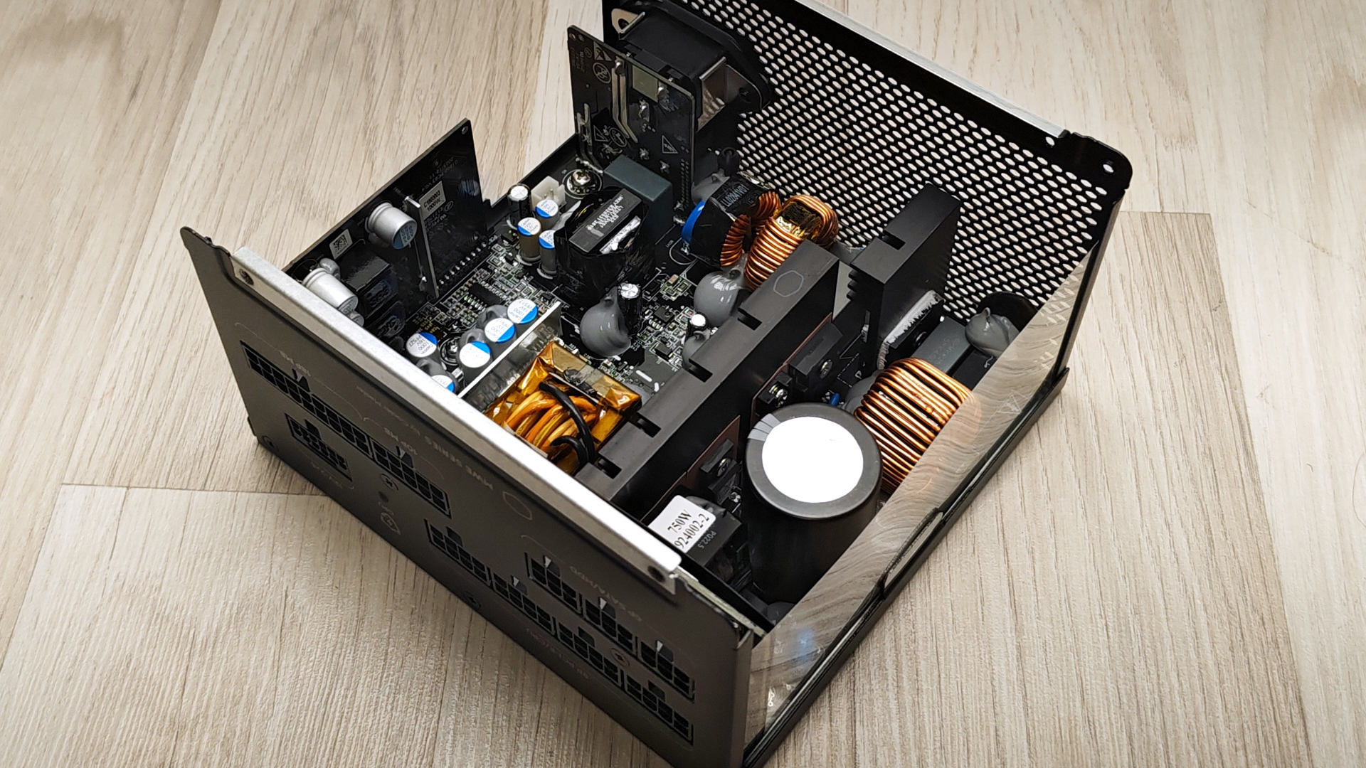 Cooler Master MWE Gold 750 V4