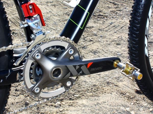 39/26T chainrings are fitted to the 170mm-long Truvativ XX crankarms.