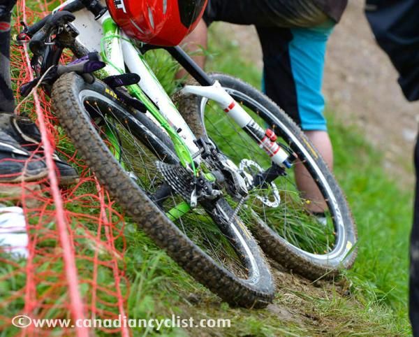 Luana Maria De Souza Oliveira (Brazil) lost a pedal in her first race