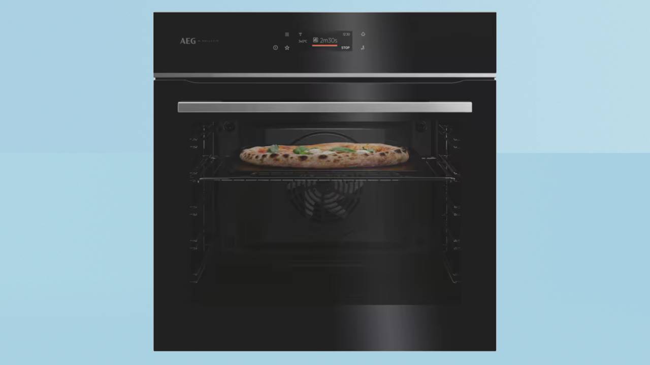 AEG 7000 MealAssist with PizzaExpert Pyrolytic Self-Clean Built-in Oven