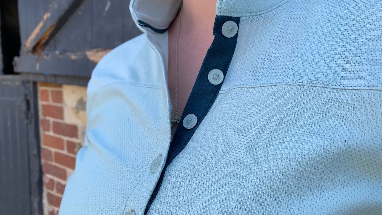 Fouganza 500 Women&rsquo;s Polo Shirt buttons and collar