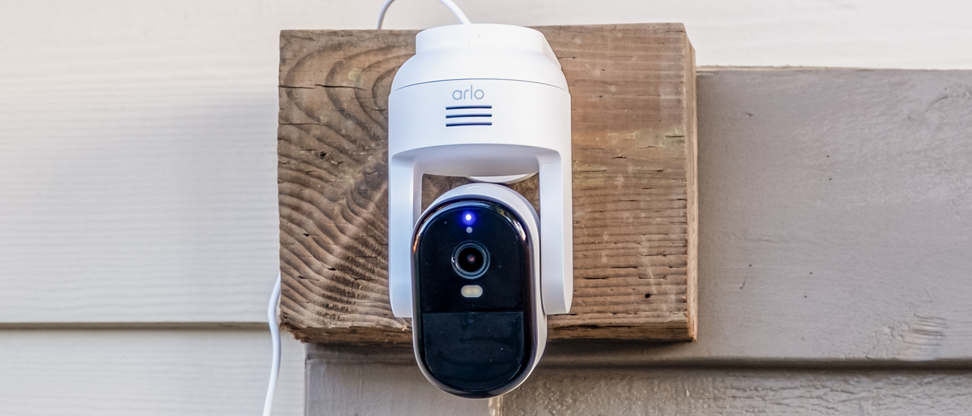 Arlo Essential Outdoor pan tilt camera