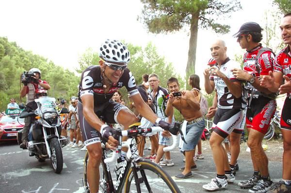 Carlos Sastre (Cervelo TestTeam) makes an attack on the Alto Xorret de Cat&igrave;.