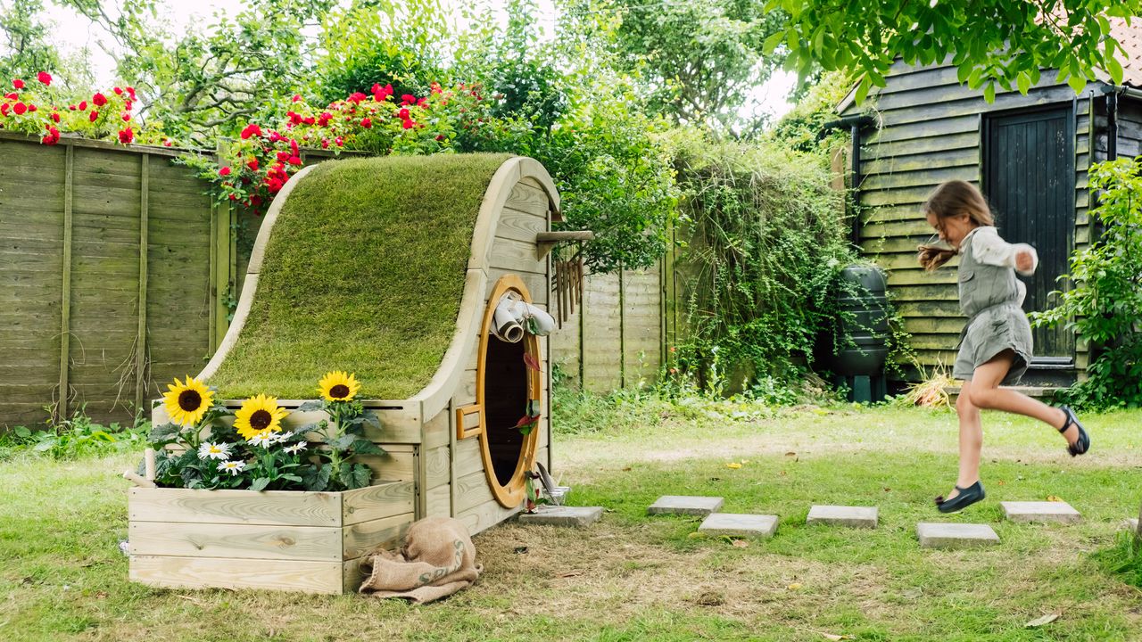 garden play area ideas: nature play house