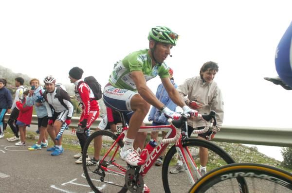 Rodriguez (Katusha) hung on for as long as he could but the Angrilu proved too much