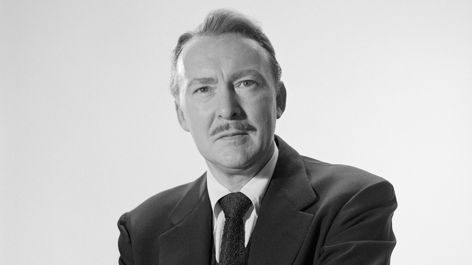 albert dekker in black and white