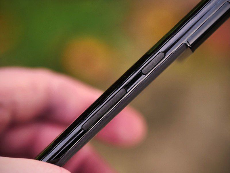 Google Pixel 6 Pro Buttons Groove