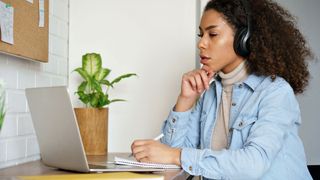 Home office tips: use headphones to cancel noise pollution