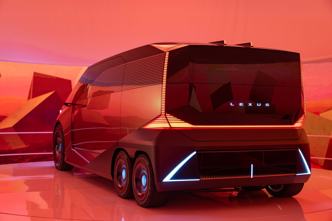 Lexus LS Concept in the SPACE installation