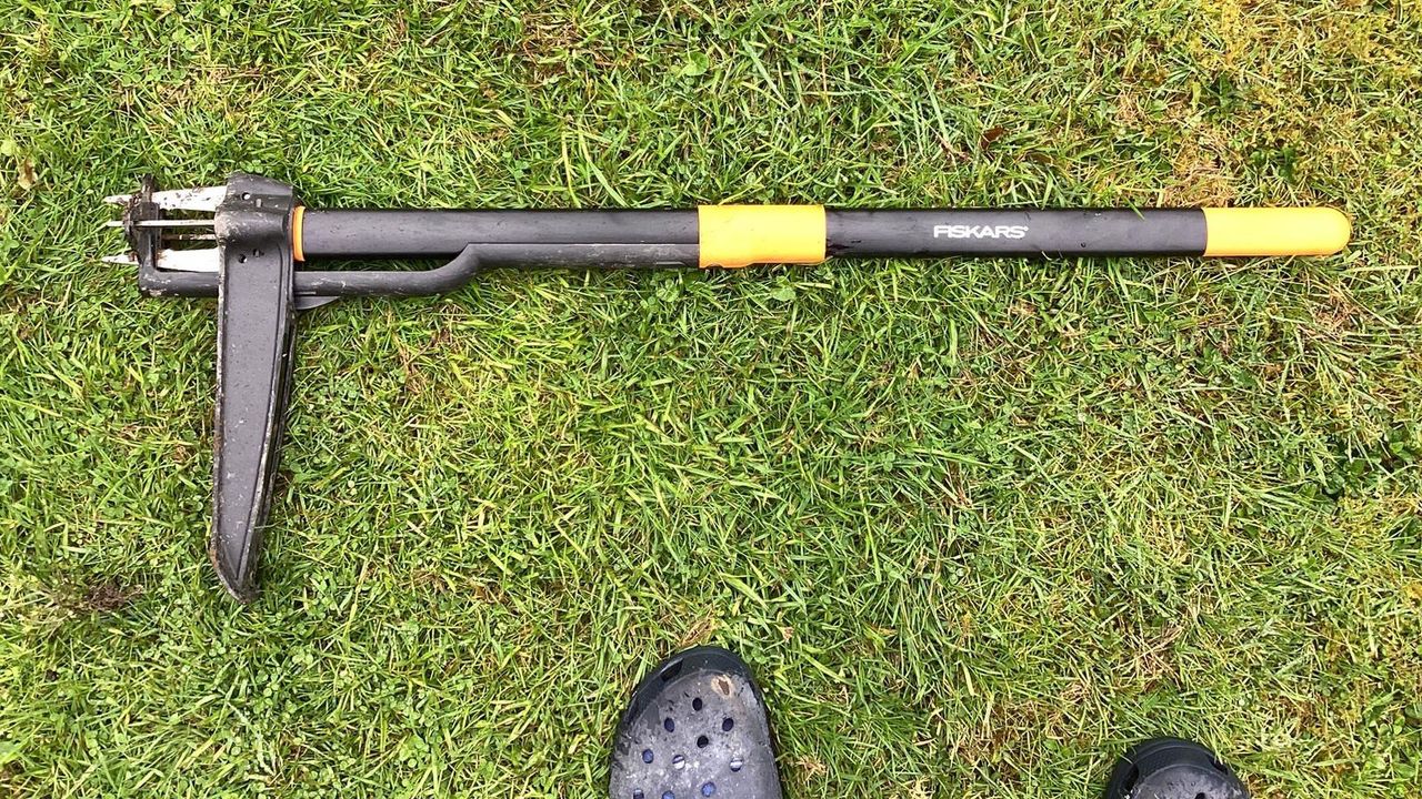 Fiskars weed puller