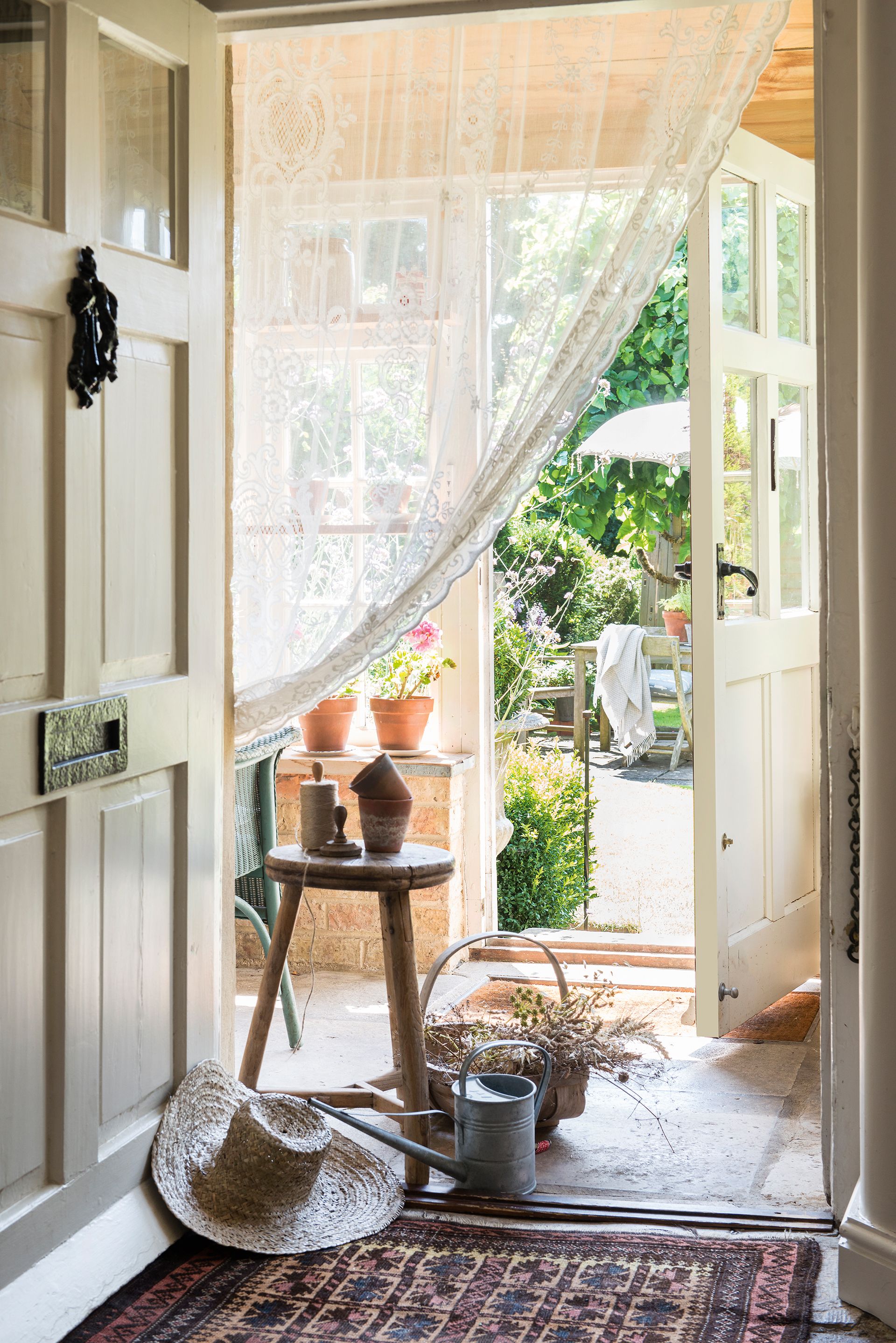 Cottage porch ideas: 12 ways to a cozy, welcoming entrance | Homes and ...