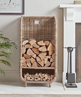 Log storage basket