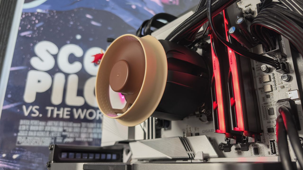 A Noctua NL-LC1 liquid cooler being installed on a test bench for testing.