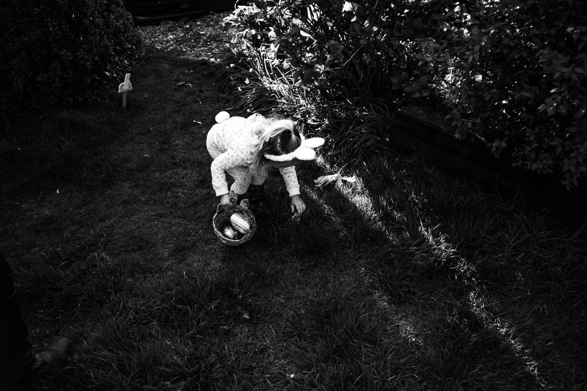 Black and white images of life, children and cats