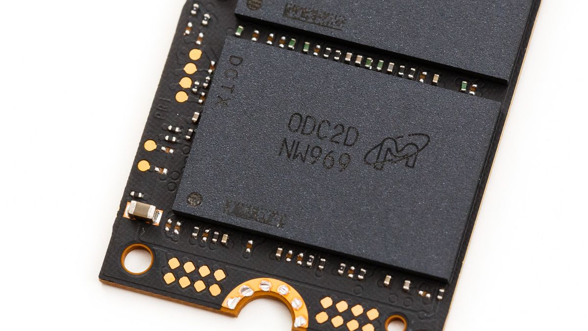 Crucial P5 M.2 NVMe SSD Review: Premium Design Runs Hot (Updated