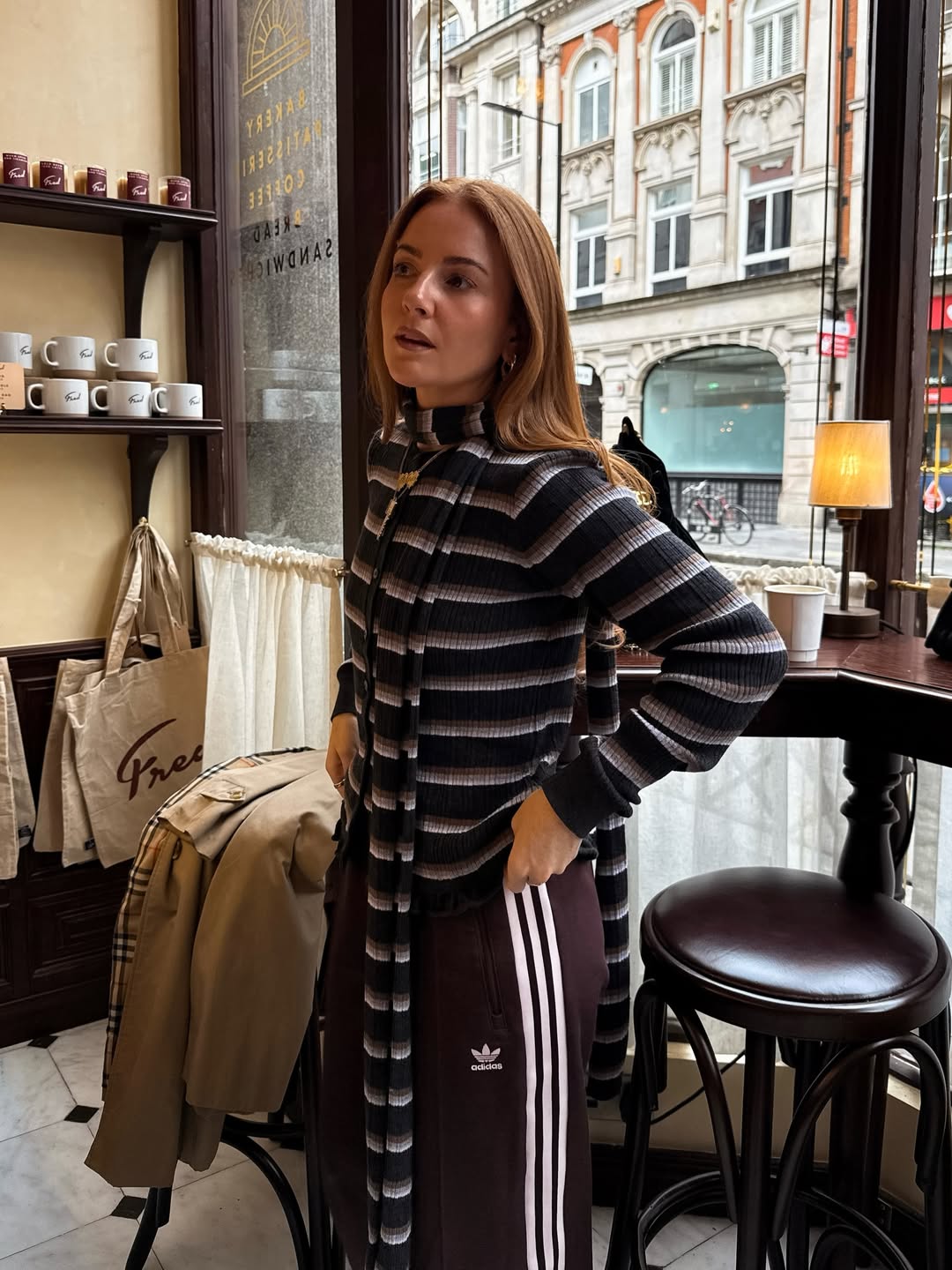 Influencer Rebecca Ferraz Wyatt wearing a skinny scarf.