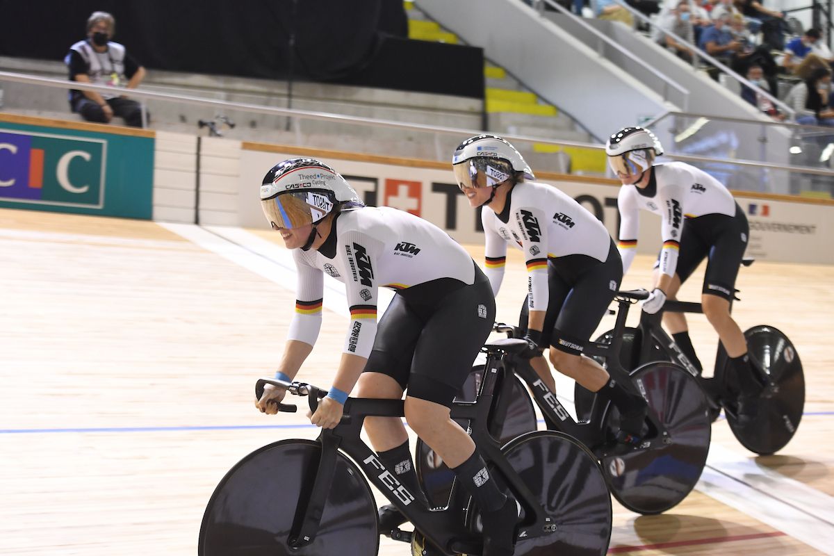 Picture by Simon Wilkinson/SWpix.com - 20/10/2021 - Cycling - Tissot 2021 UCI Track Cycling World Championships - Women&acirc;s Team Sprint - Stab Velodrome, Roubaix, France - Lea Friedrich, Pauline Sophie Grabosch and Emma Hinze of Germany in action during the women's team sprint First Round