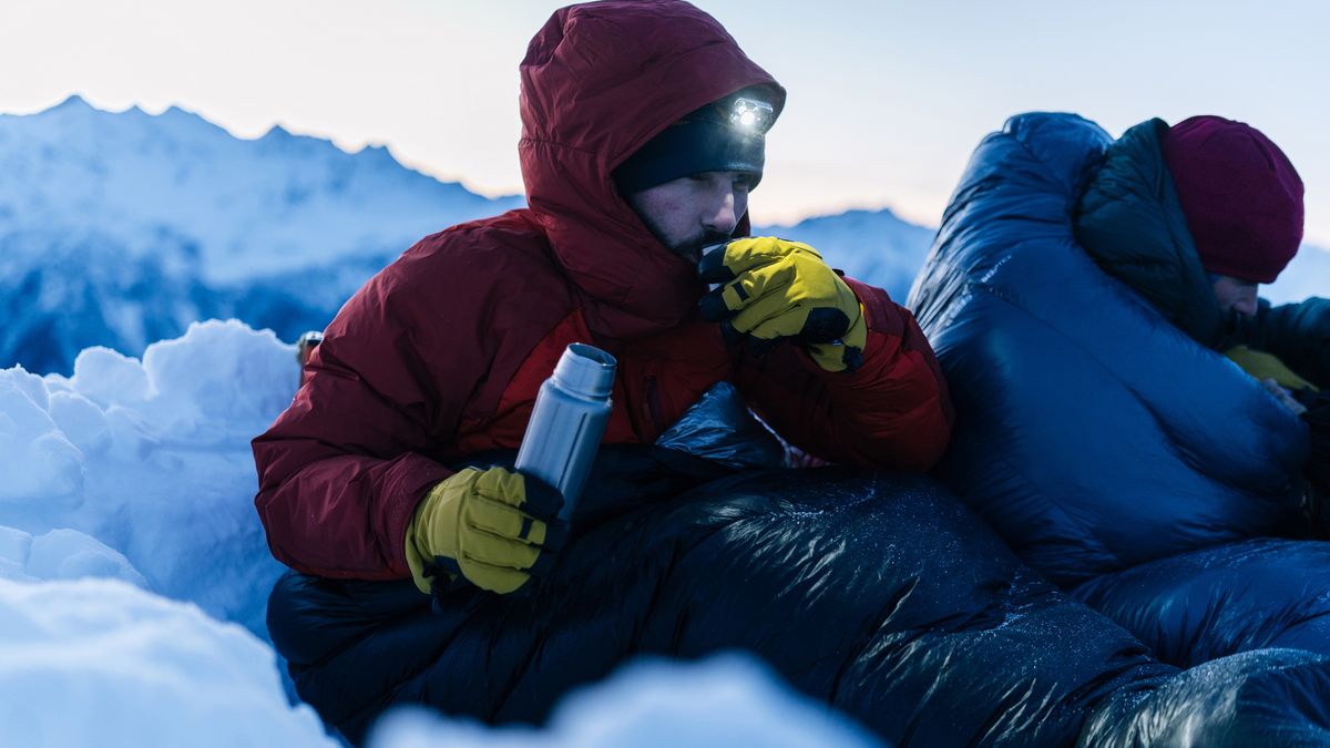 sleeping bag temperature ratings: cold sleeping bag