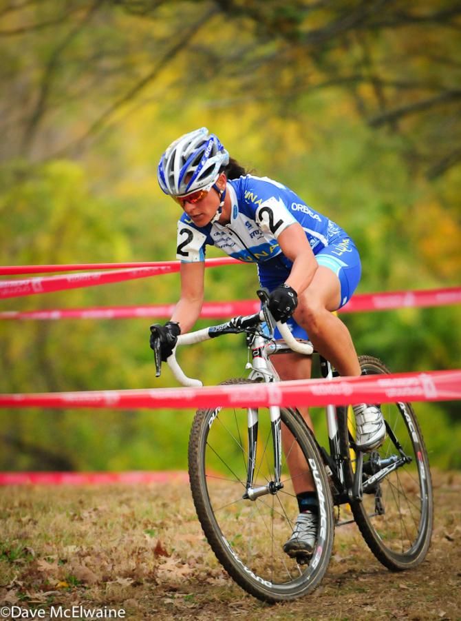 Katerina Nash (Luna Pro Team) alone on lap four