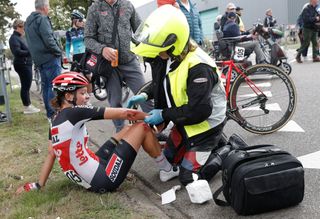 Jesse Vandenbulcke (Lotto Soudal Ladies) was part of a second crash through the final corner of stage 3 at Simac Ladies Tour