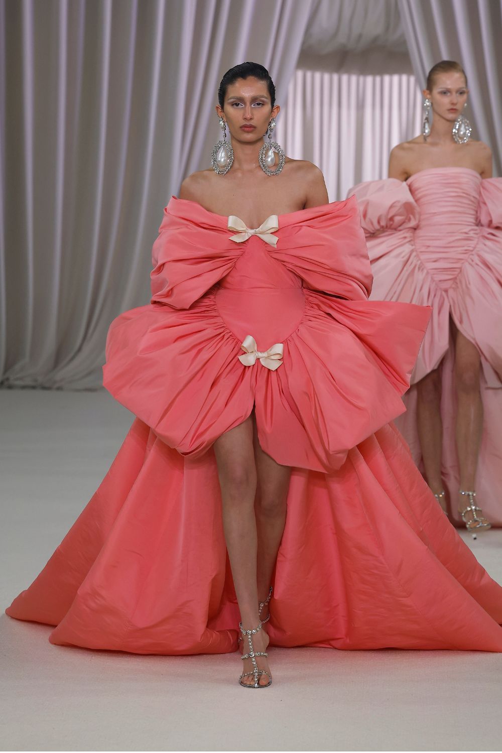 Spring 2023 couture: Giambattista Valli