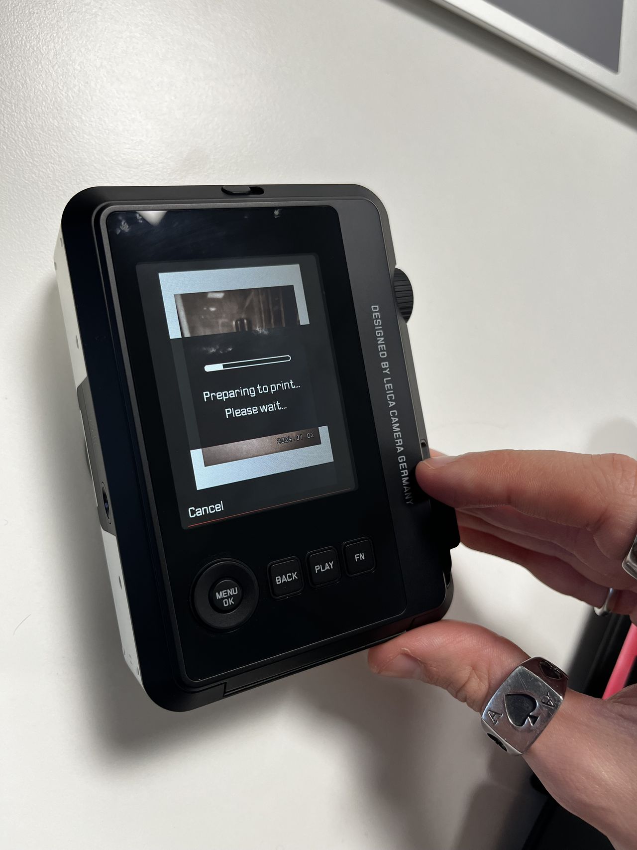 Printing images on the Leica Sofort 2