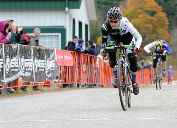 Annis (crossresults.com p/b JRA Cycles) took the sprint.