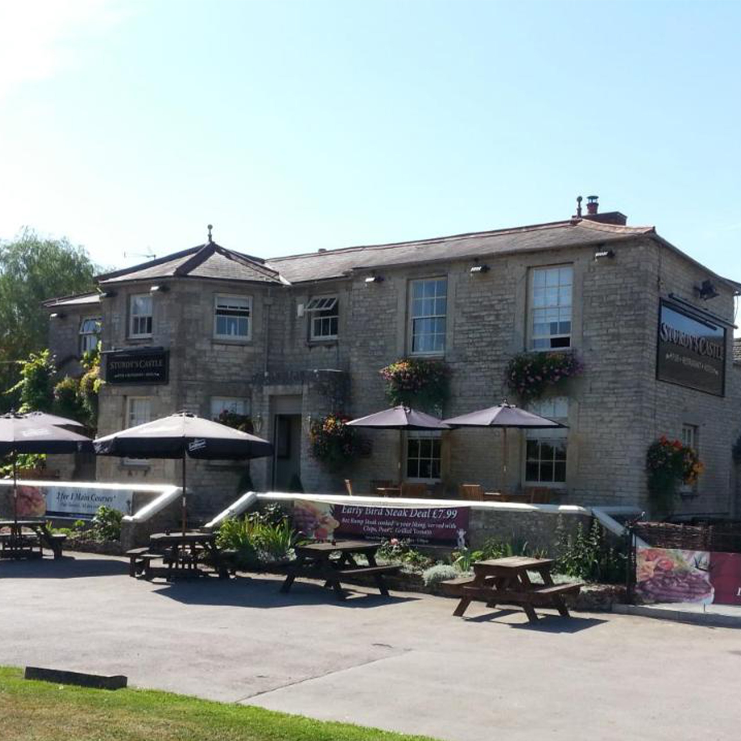 Sturdy&amp;rsquo;s Castle hotel exterior