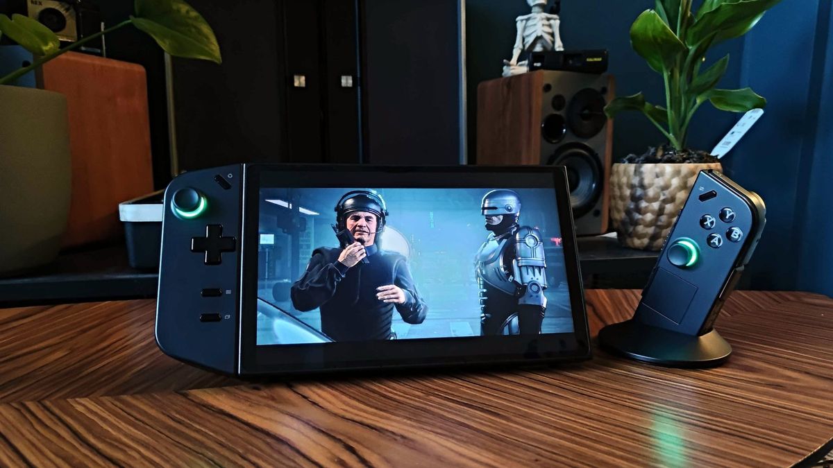 Lenovo Legion GO with Robocop: Rogue City on screen 